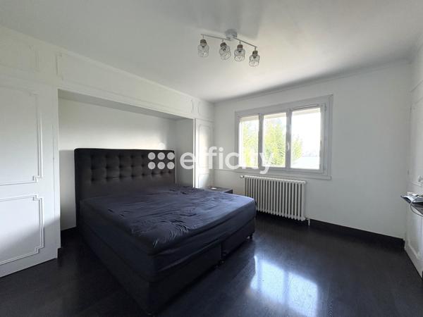 Maison 8 pièces - 320 m²