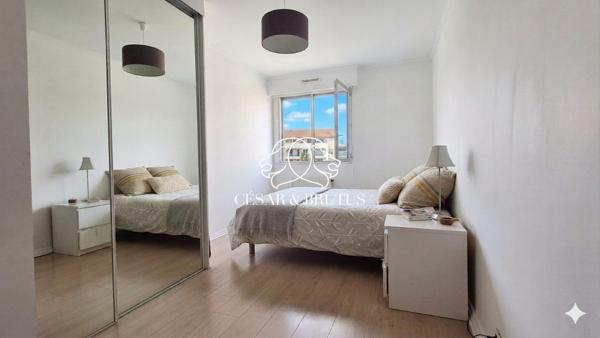 Appartement Lumineux et Spacieux en Étage Élevé