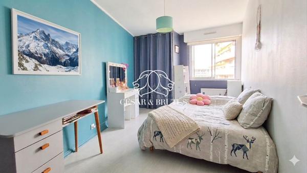 Appartement Lumineux et Spacieux en Étage Élevé