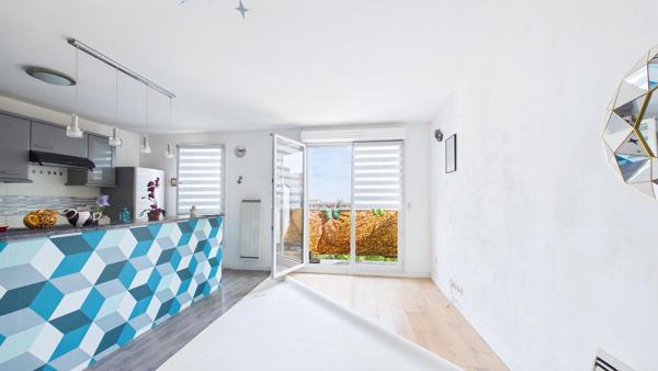 T3, parfait état, lumineux, balcon et double box à Villejuif