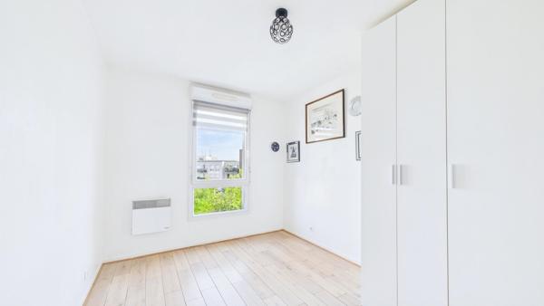 T3, parfait état, lumineux, balcon et double box à Villejuif