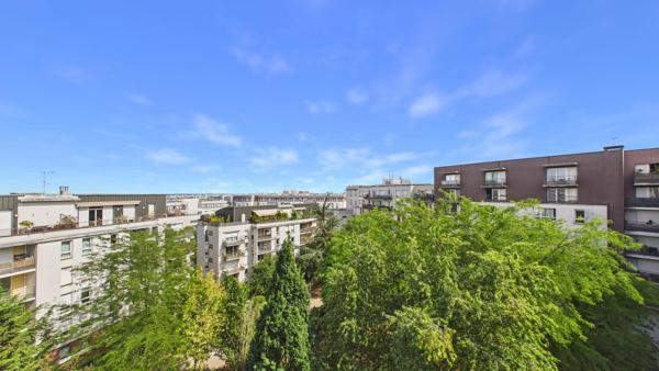 T3, parfait état, lumineux, balcon et double box à Villejuif
