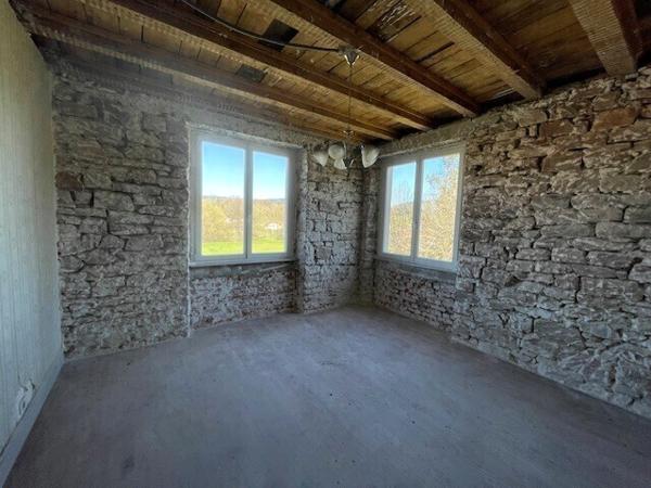 Maison à rénover avec fort potentiel