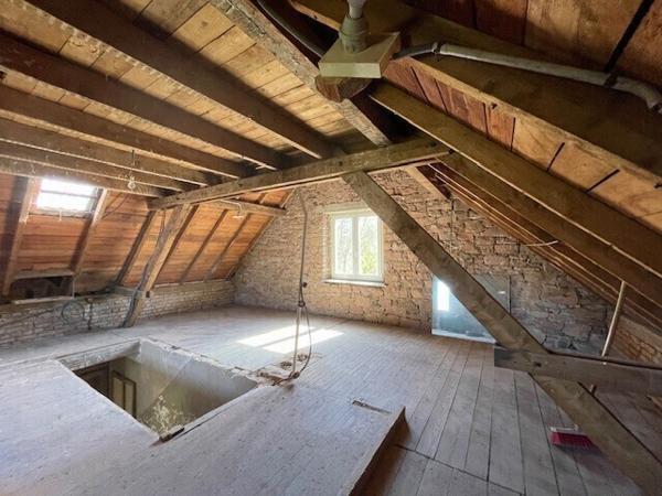 Maison à rénover avec fort potentiel