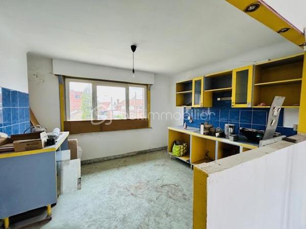 Immeuble commercial de 124 m²