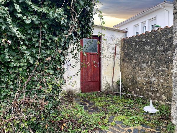 Centre-ville, maison 4 pièces dépendances sur terrain de 815m² constructible