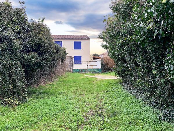 Centre-ville, maison 4 pièces dépendances sur terrain de 815m² constructible