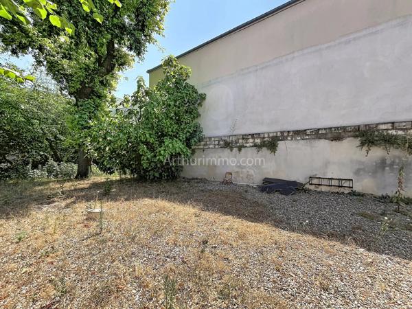 Vente                                                      Appartement
                        
                     4 pièces                      69 m2                     à Créteil