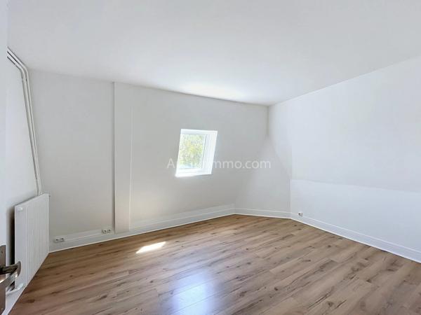 Vente                                                      Appartement
                        
                     4 pièces                      69 m2                     à Créteil