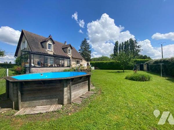 ENTRE CHARTRES ET AUNEAU
Venez découvrir ce charmant pavillon de maçon aux beaux volumes compr...