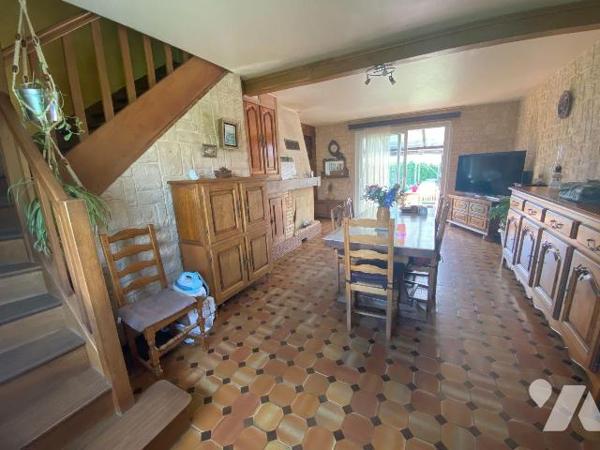 ENTRE CHARTRES ET AUNEAU
Venez découvrir ce charmant pavillon de maçon aux beaux volumes compr...