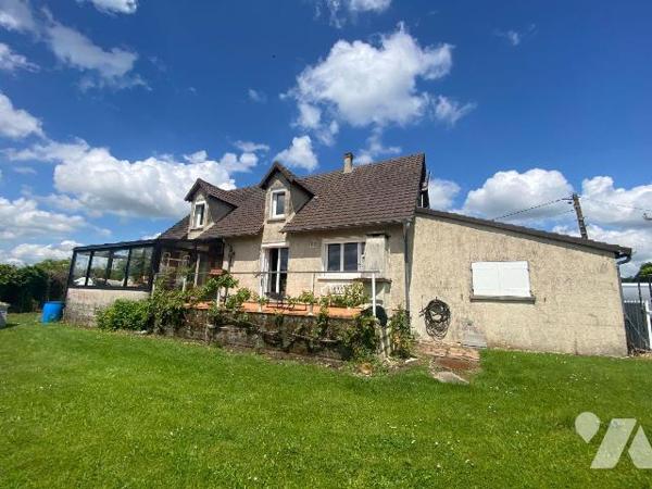 ENTRE CHARTRES ET AUNEAU
Venez découvrir ce charmant pavillon de maçon aux beaux volumes compr...