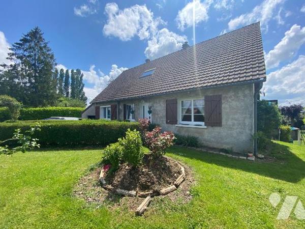 ENTRE CHARTRES ET AUNEAU
Venez découvrir ce charmant pavillon de maçon aux beaux volumes compr...