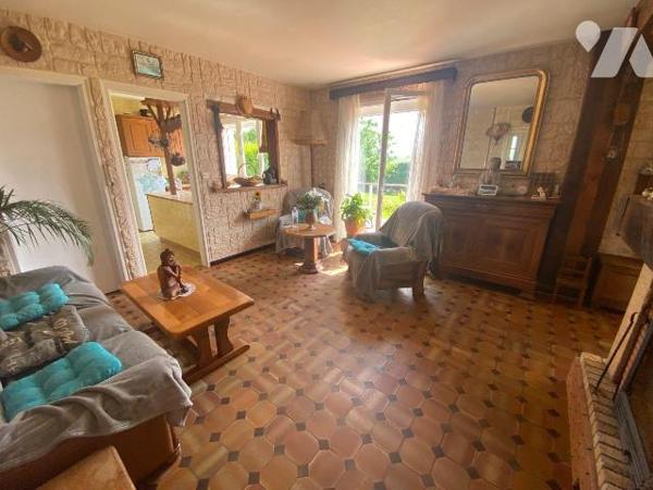 ENTRE CHARTRES ET AUNEAU
Venez découvrir ce charmant pavillon de maçon aux beaux volumes compr...