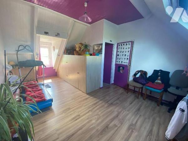 ENTRE CHARTRES ET AUNEAU
Venez découvrir ce charmant pavillon de maçon aux beaux volumes compr...