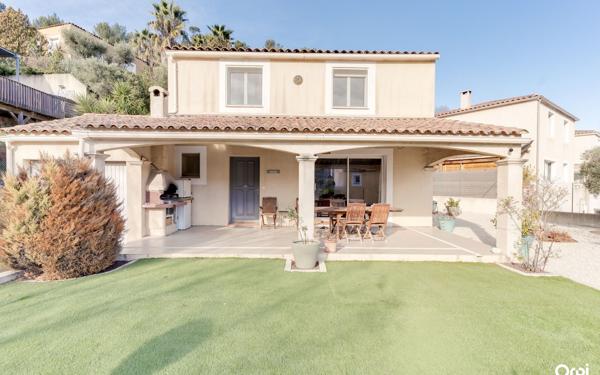 Maison à vendre    2 pièces •  Marseille 11