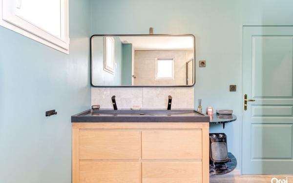 Maison à vendre    2 pièces •  Marseille 11