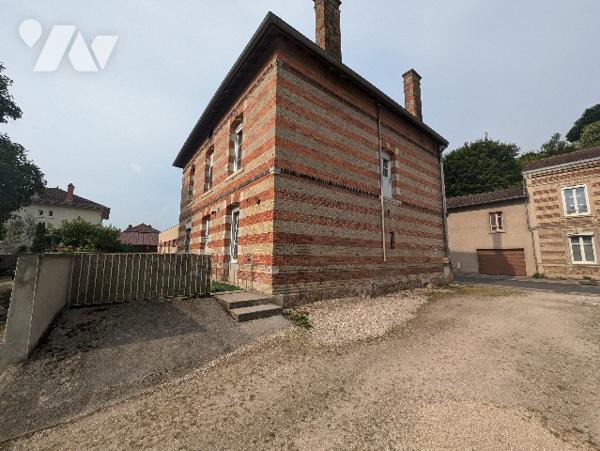 SAINTE MENEHOULD - Rue Chanteraine
Immeuble de rapport comportant 4 appartements loués