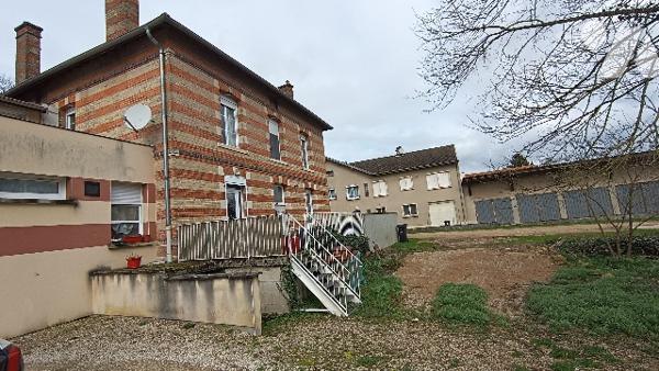 SAINTE MENEHOULD - Rue Chanteraine
Immeuble de rapport comportant 4 appartements loués