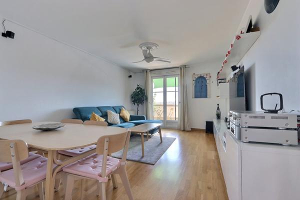 EXCLUSIVITÉ – SUPERBE T5 DE 101 m² AVEC GRANDE TERRASSE, VUE DÉGAGÉE ET 2 GARAGES