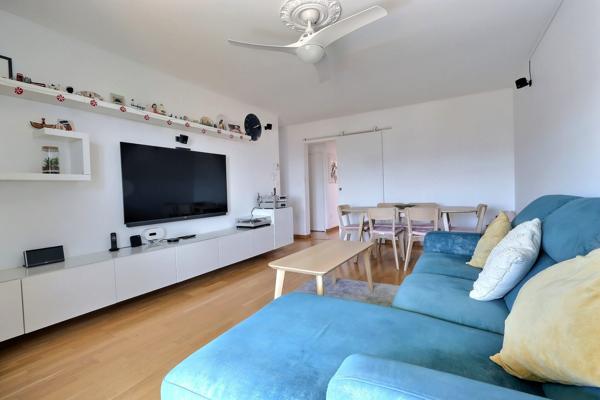 EXCLUSIVITÉ – SUPERBE T5 DE 101 m² AVEC GRANDE TERRASSE, VUE DÉGAGÉE ET 2 GARAGES