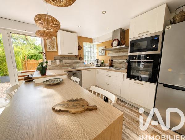 Maison à vendre 10 pièces 262,84 m² Saint-Lyphard