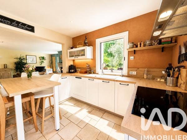 Maison à vendre 10 pièces 262,84 m² Saint-Lyphard