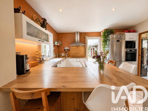 Maison à vendre 10 pièces 262,84 m² Saint-Lyphard