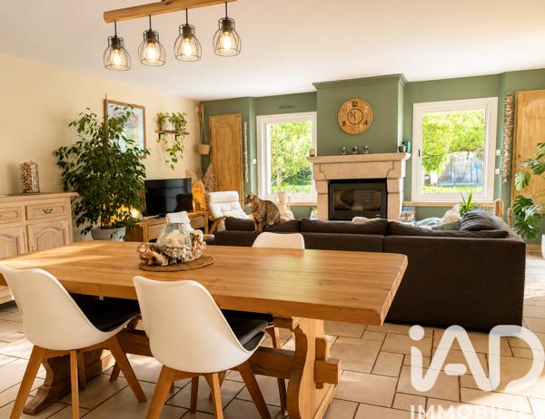 Maison à vendre 10 pièces 262,84 m² Saint-Lyphard