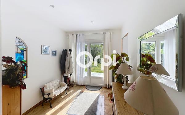 Maison à vendre    9 pièces •  Saint-Lyphard