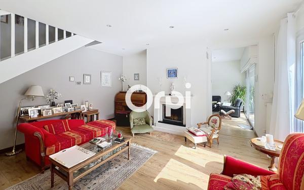 Maison à vendre    9 pièces •  Saint-Lyphard