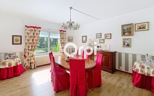 Maison à vendre    9 pièces •  Saint-Lyphard