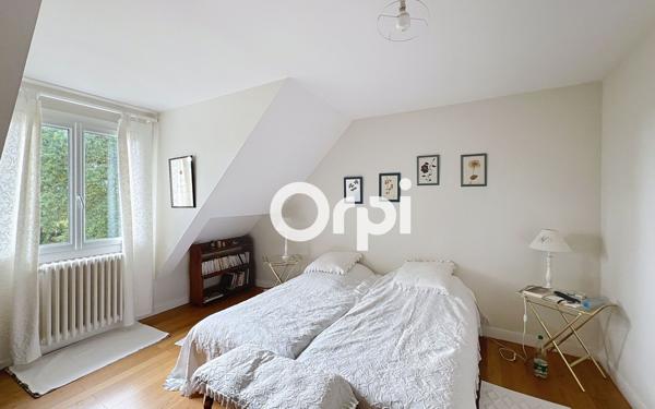 Maison à vendre    9 pièces •  Saint-Lyphard