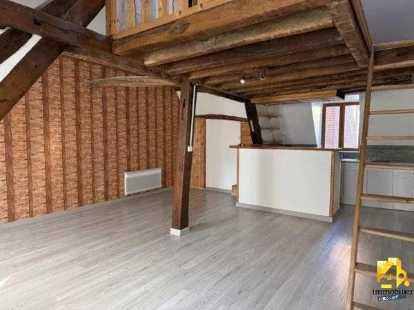 STUDIO avec MEZZANINE COMPIEGNE