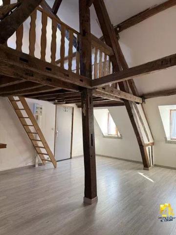 STUDIO avec MEZZANINE COMPIEGNE