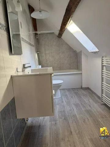 STUDIO avec MEZZANINE COMPIEGNE