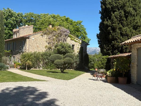 A vendre Aix-en-Provence Sud véritable mas à Trets proche Peynier vue Sainte Victoire au calme avec grand jardin paysagé