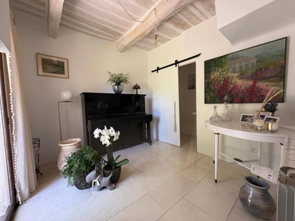 A vendre Aix-en-Provence Sud véritable mas à Trets proche Peynier vue Sainte Victoire au calme avec grand jardin paysagé