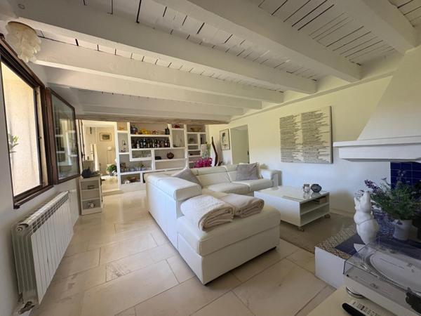 A vendre Aix-en-Provence Sud véritable mas à Trets proche Peynier vue Sainte Victoire au calme avec grand jardin paysagé