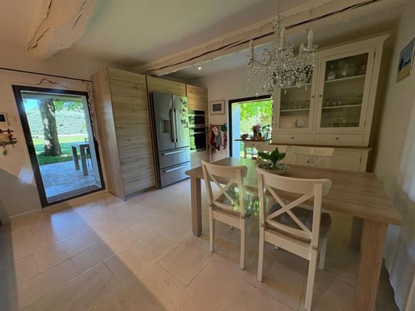 A vendre Aix-en-Provence Sud véritable mas à Trets proche Peynier vue Sainte Victoire au calme avec grand jardin paysagé