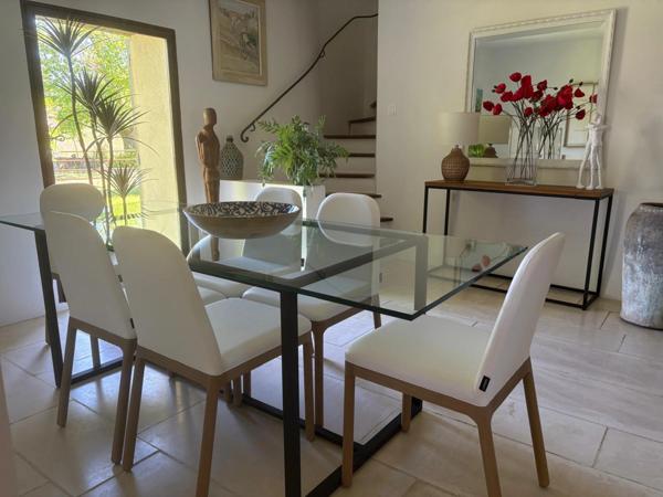 A vendre Aix-en-Provence Sud véritable mas à Trets proche Peynier vue Sainte Victoire au calme avec grand jardin paysagé