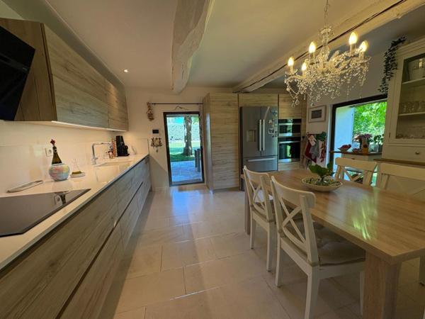 A vendre Aix-en-Provence Sud véritable mas à Trets proche Peynier vue Sainte Victoire au calme avec grand jardin paysagé