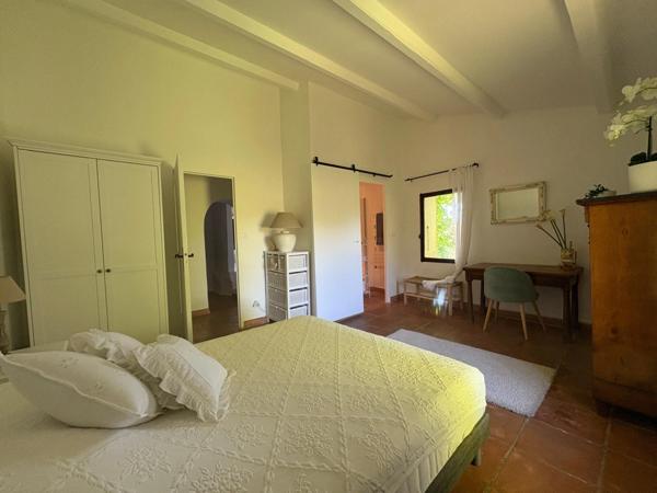 A vendre Aix-en-Provence Sud véritable mas à Trets proche Peynier vue Sainte Victoire au calme avec grand jardin paysagé