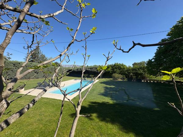 A vendre Aix-en-Provence Sud véritable mas à Trets proche Peynier vue Sainte Victoire au calme avec grand jardin paysagé