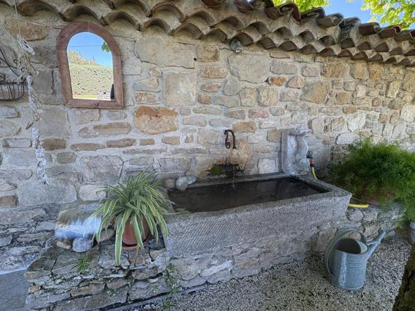 A vendre Aix-en-Provence Sud véritable mas à Trets proche Peynier vue Sainte Victoire au calme avec grand jardin paysagé