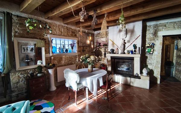 Maison à vendre    3 pièces • 122 m2 Barjac