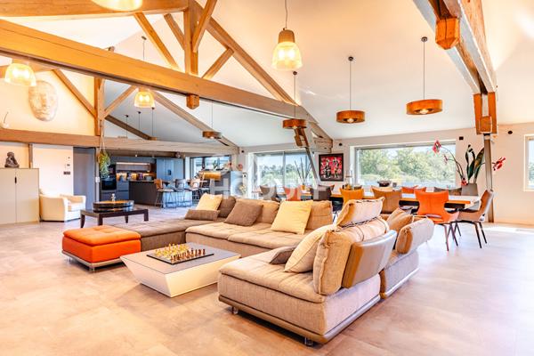 Maison d'exception avec volumes généreux- Plaine du Forez