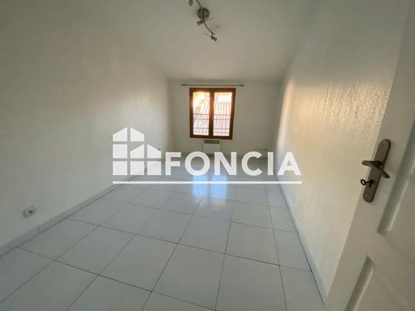 Location Appartement 3 pièces 61.7 m² - 16 - 18 RUE ENTRAIGUES Brignoles 83170