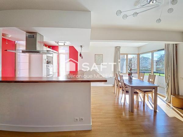 Bel appartement de 4 pièces, 2 places de parking et cave