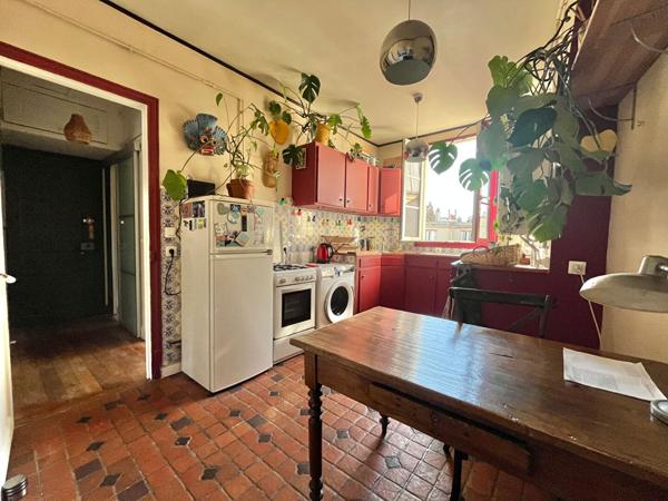 F3/4 de 97 m² au sol et 66 m2 Loi Carrez